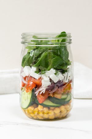 mason jar chickpea greek salad