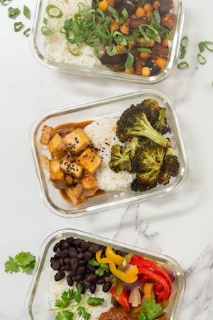 A variety of meal prep dishes.